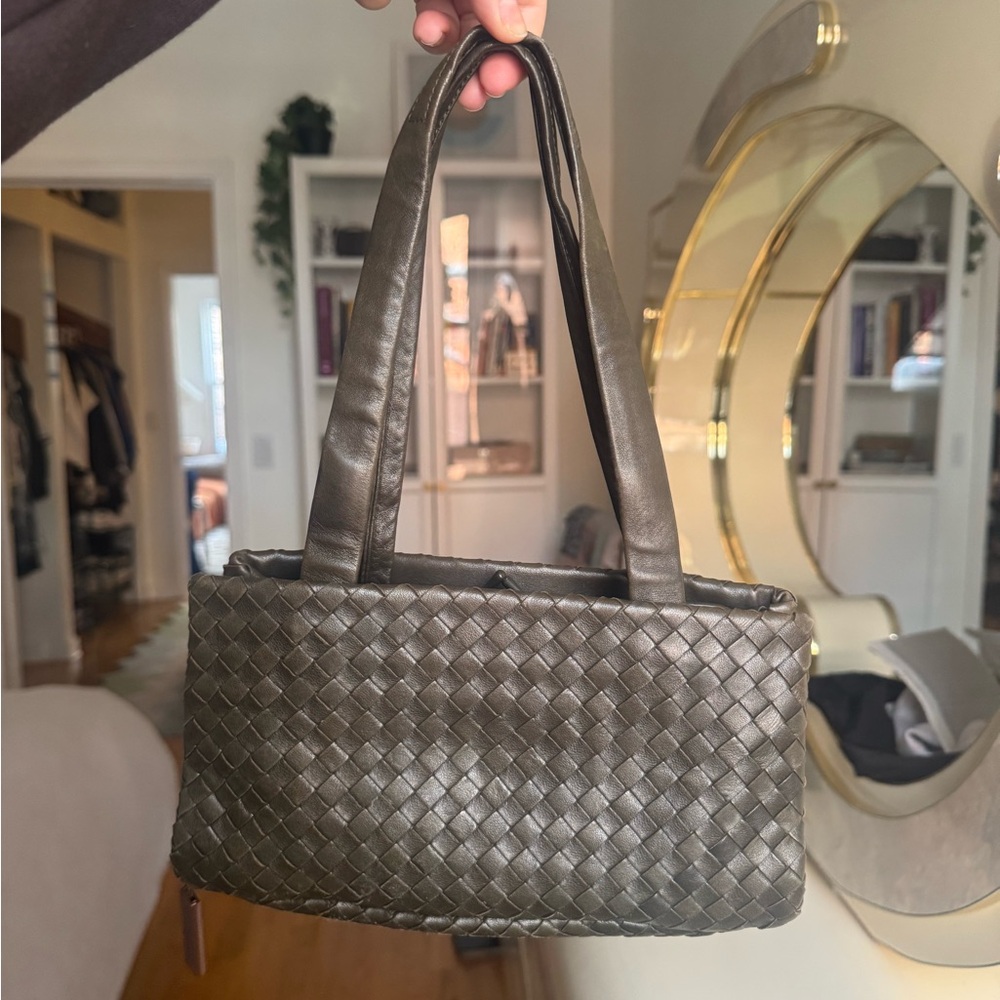 SOLD -AUTHENTIC Bottega Veneta OliveGreen/Taupe Intrecciato Leather Kisslock Bag